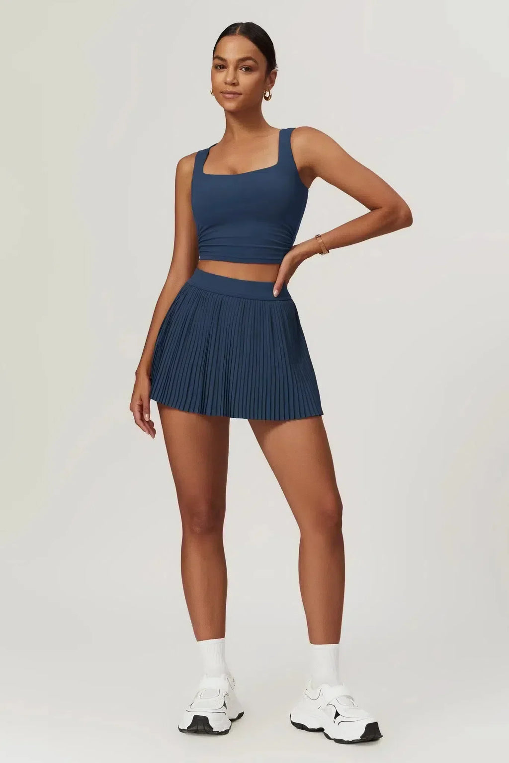 Abriana – Kwadratowy dekolt – Dopasowany top