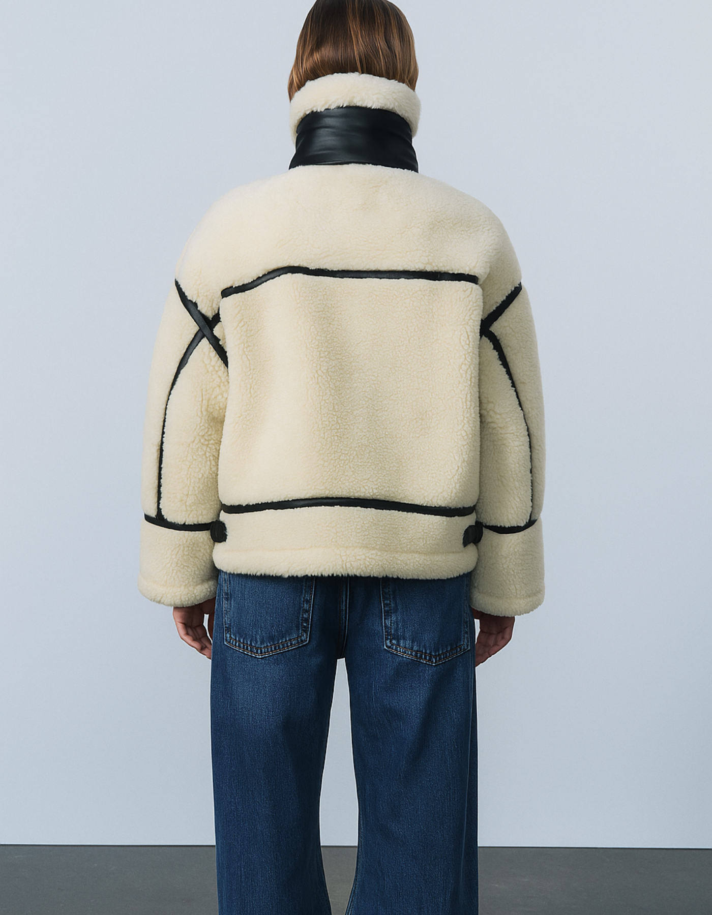 Alvarine – Kontrastowe wykończenia – Kurtka ze sztucznym futrem