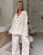 Amarie – Nadruk w serduszka – Zestaw piżamowy