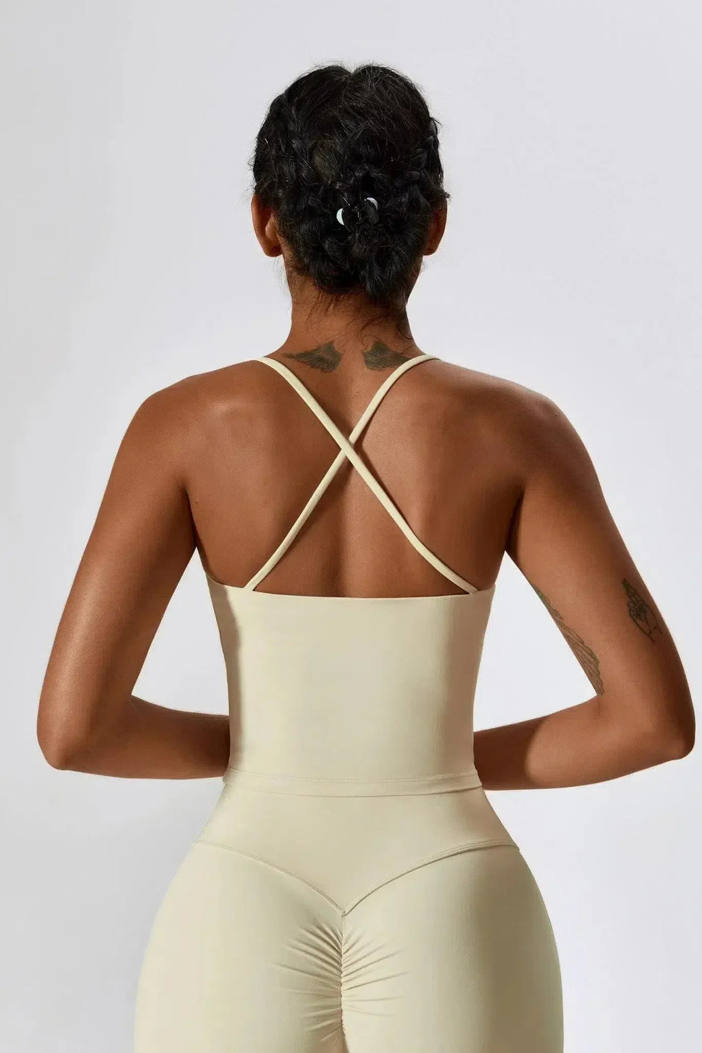 Amihan – Dekolt typu scoop – Top na siłownię