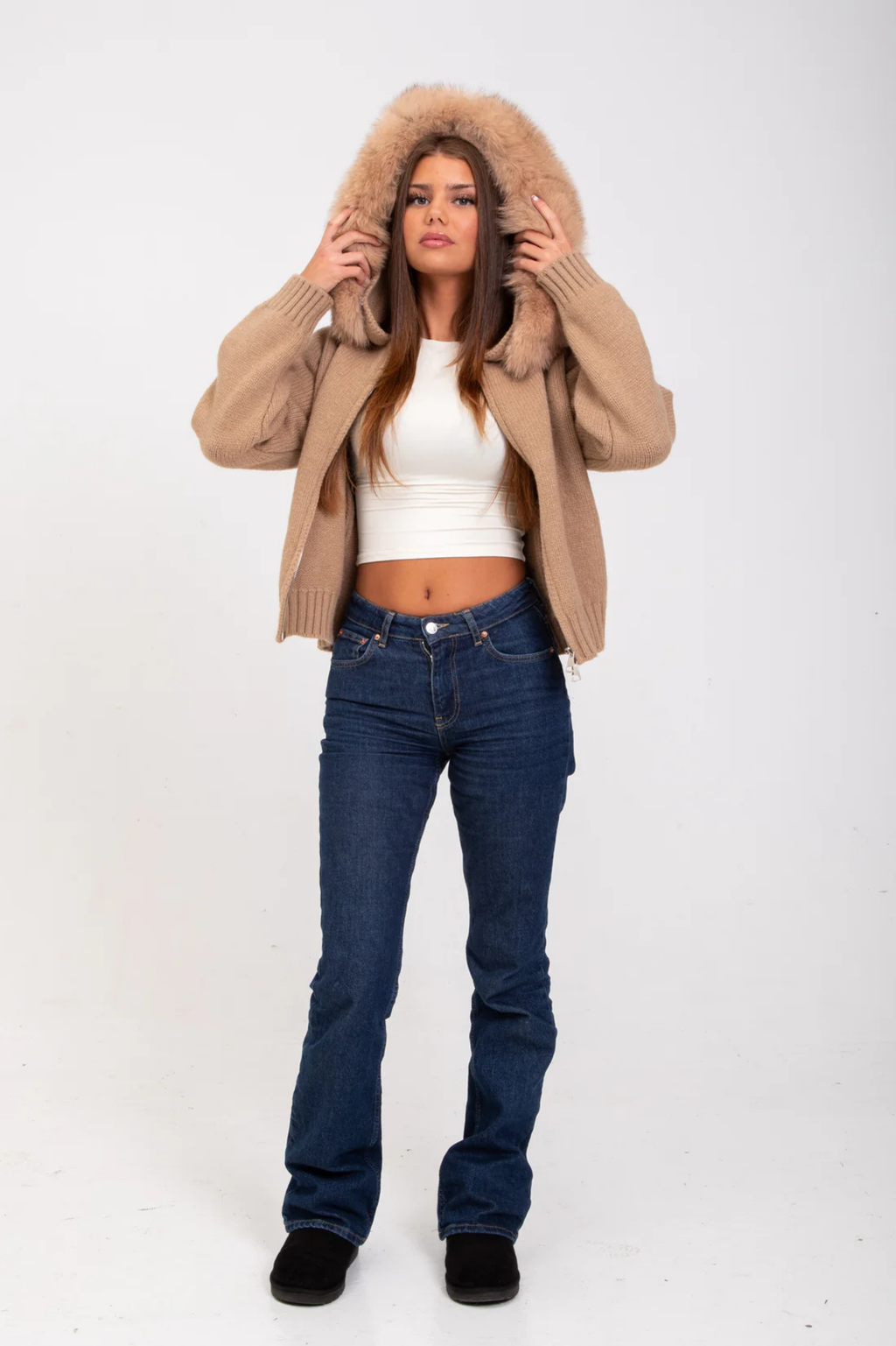 Aurélinne – Detal luksusowy – Kardigan z kapturem z imitacją futra