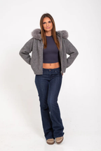 Aurélinne – Detal luksusowy – Kardigan z kapturem z imitacją futra