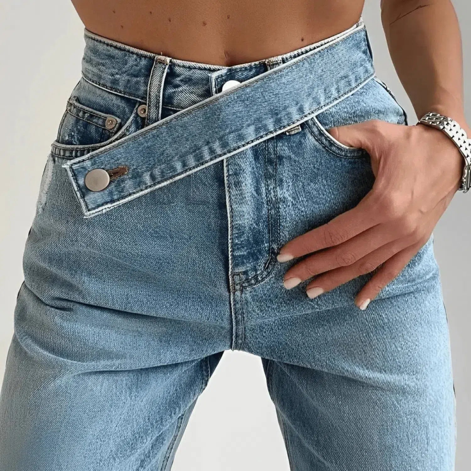 Casila – Asymetryczne zapięcie – Jeansy proste