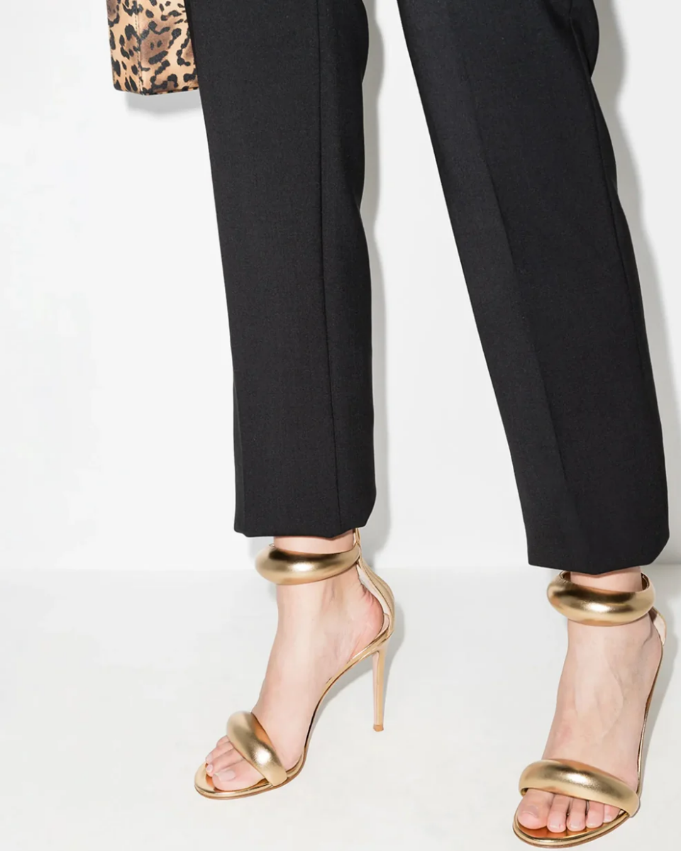 Clemence – Projekt szpilki – Obcasy z puszystym paskiem na kostce