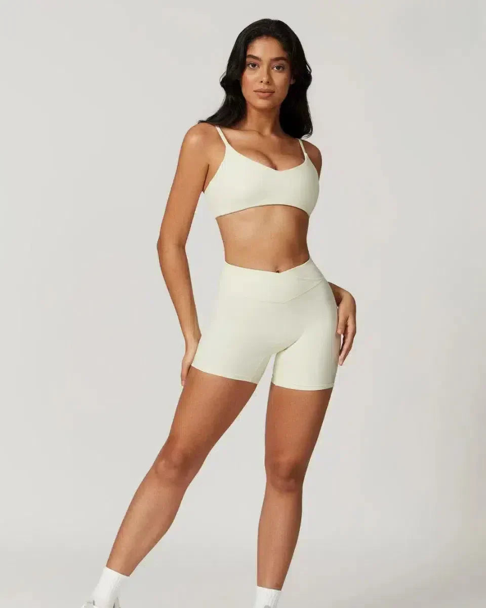 Idalia – Wysoki stan V – Zestaw sportowy top + szorty