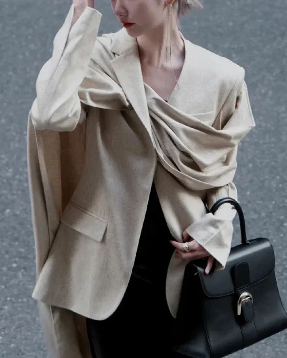 Iside – Asymetryczny kołnierz – Marynarka