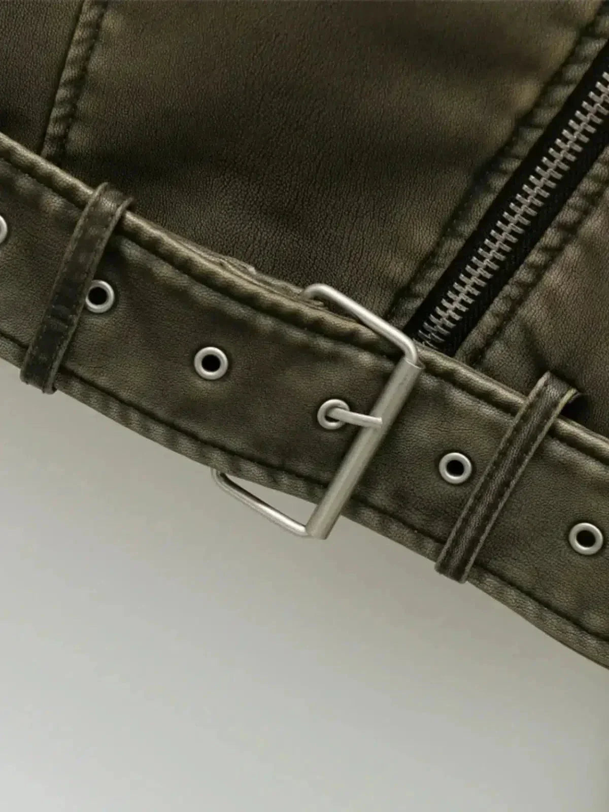 Isla – Krótki dopasowany krój – Kurtka biker z paskiem