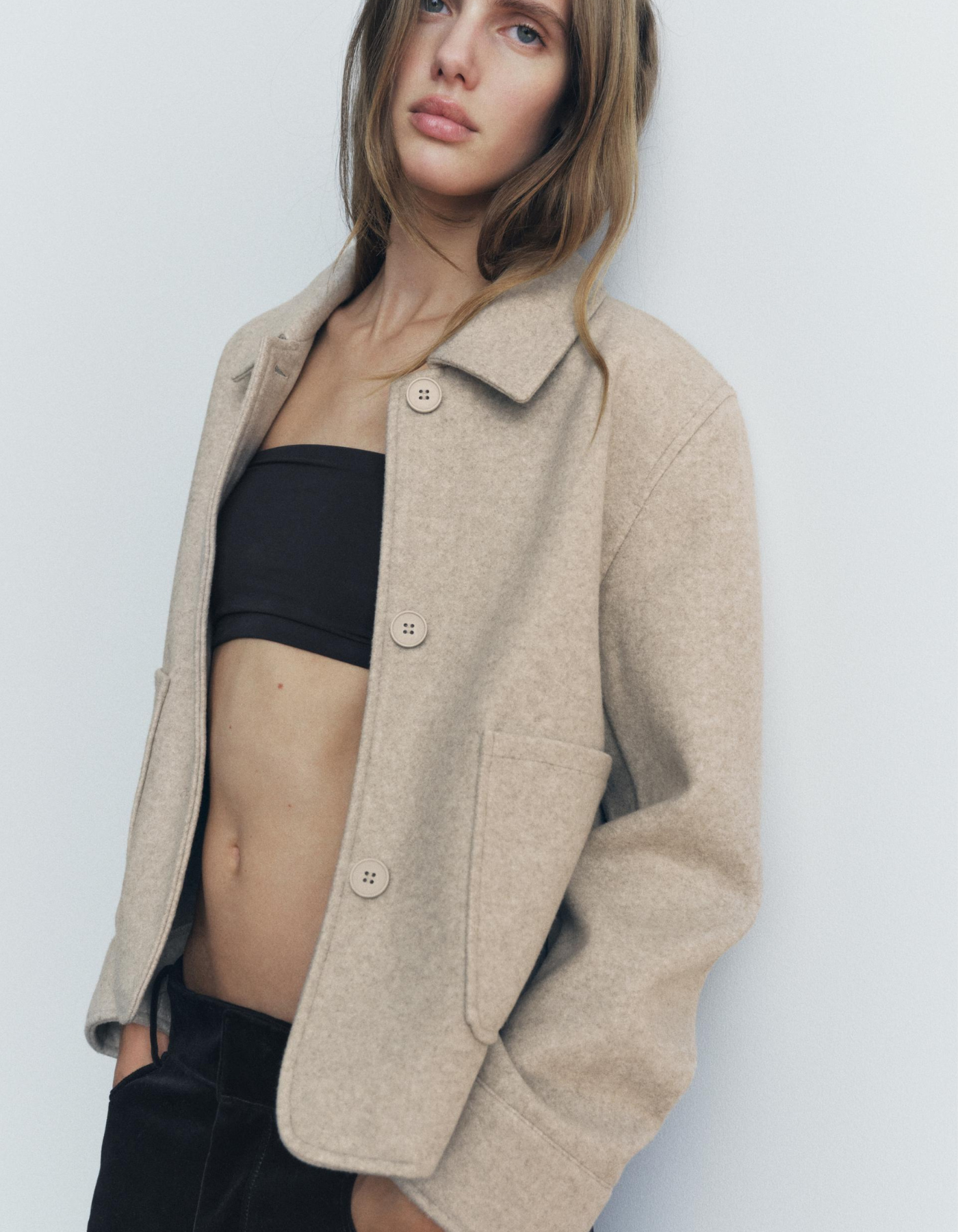 Lorivane – Minimalistyczny design – Krótka kurtka płaszczowa