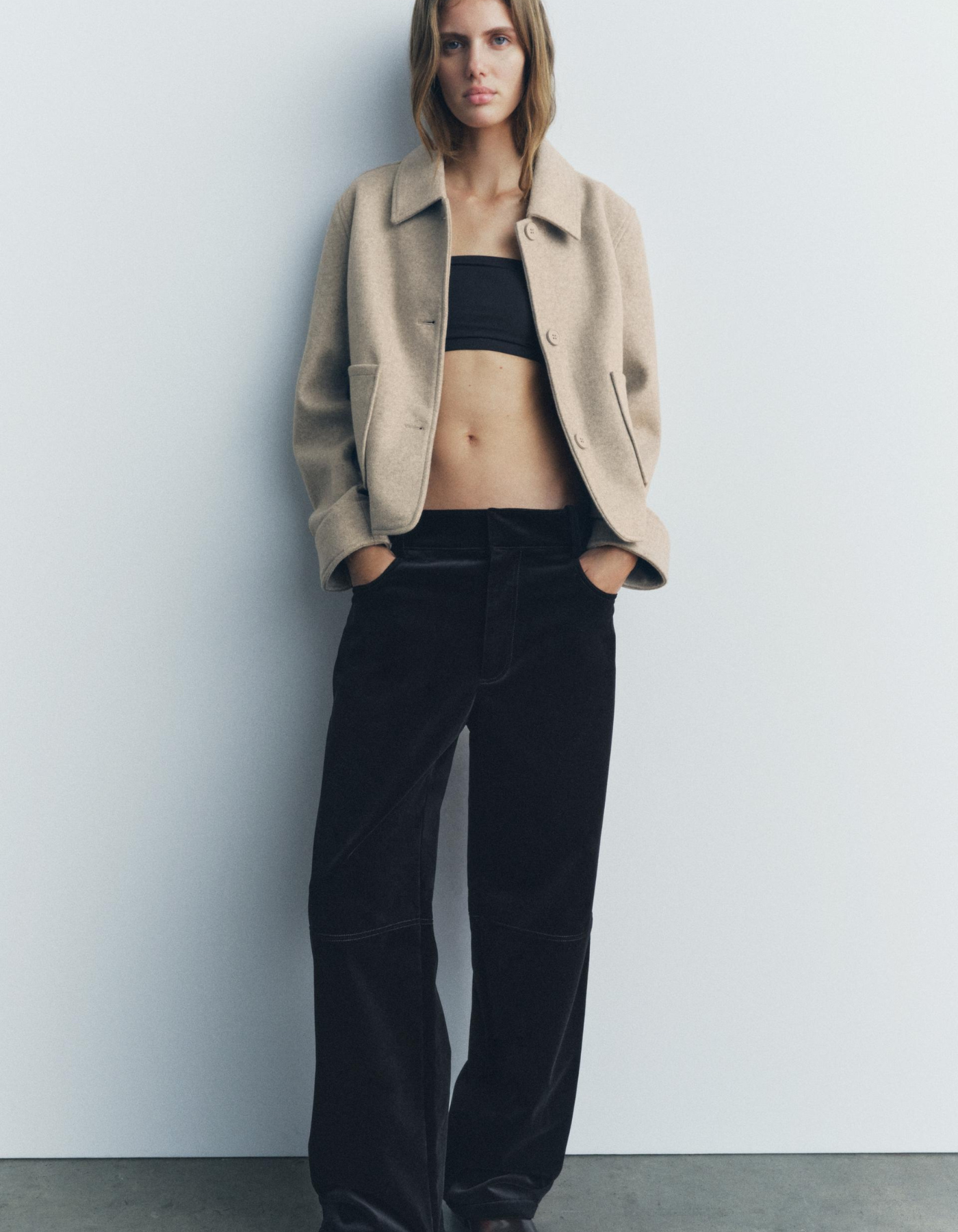 Lorivane – Minimalistyczny design – Krótka kurtka płaszczowa