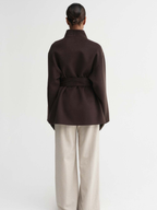 Marceline – Zwiewna elegancja – Płaszcz z peleryną