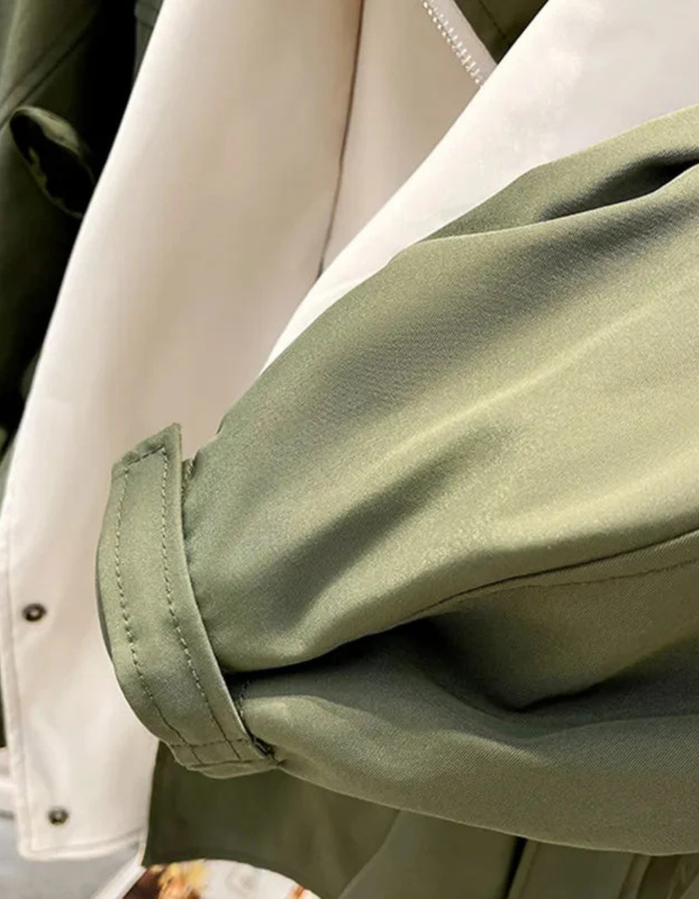 Melissa – Kontrast kolorów – Oversize’owa kurtka