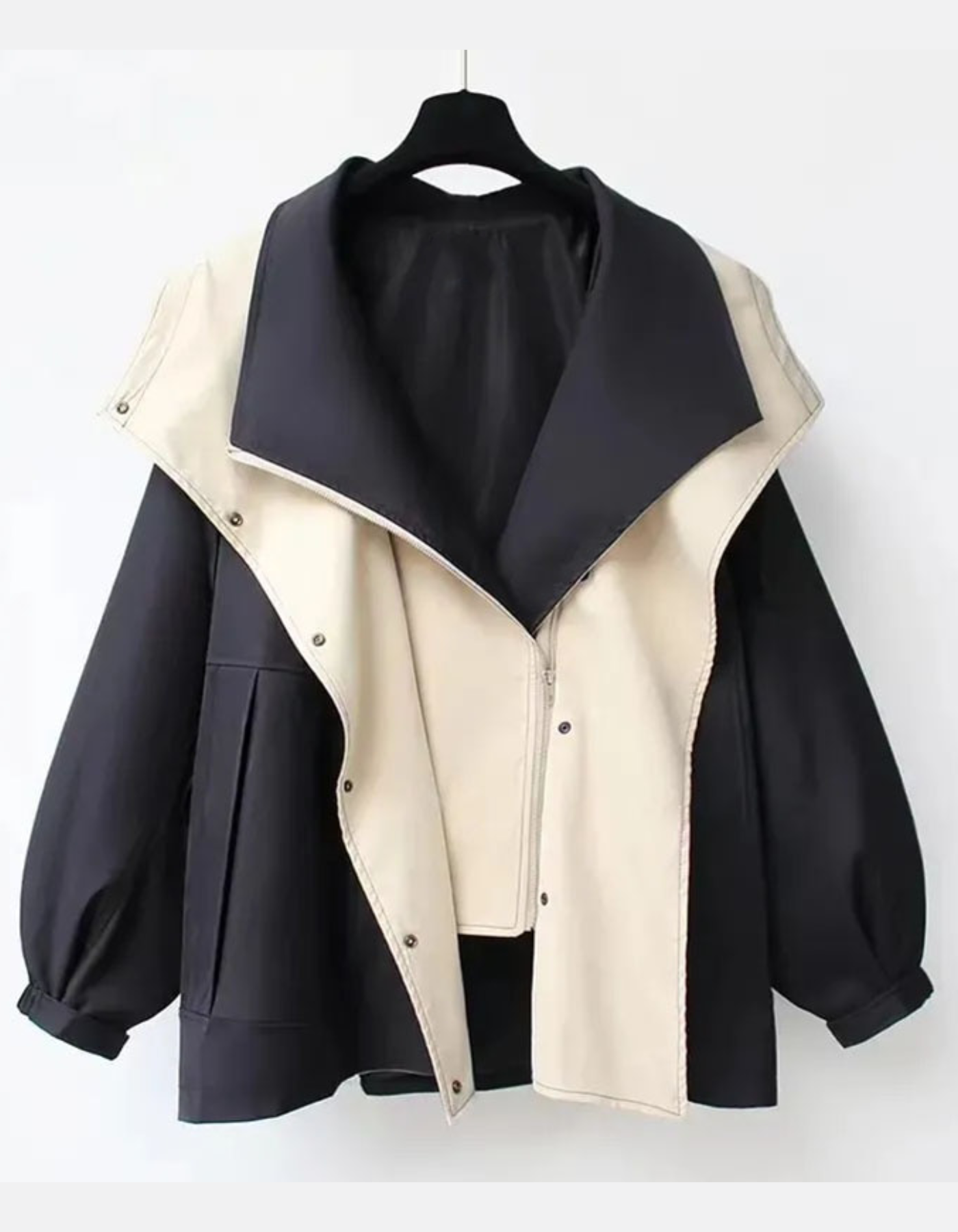 Melissa – Kontrast kolorów – Oversize’owa kurtka