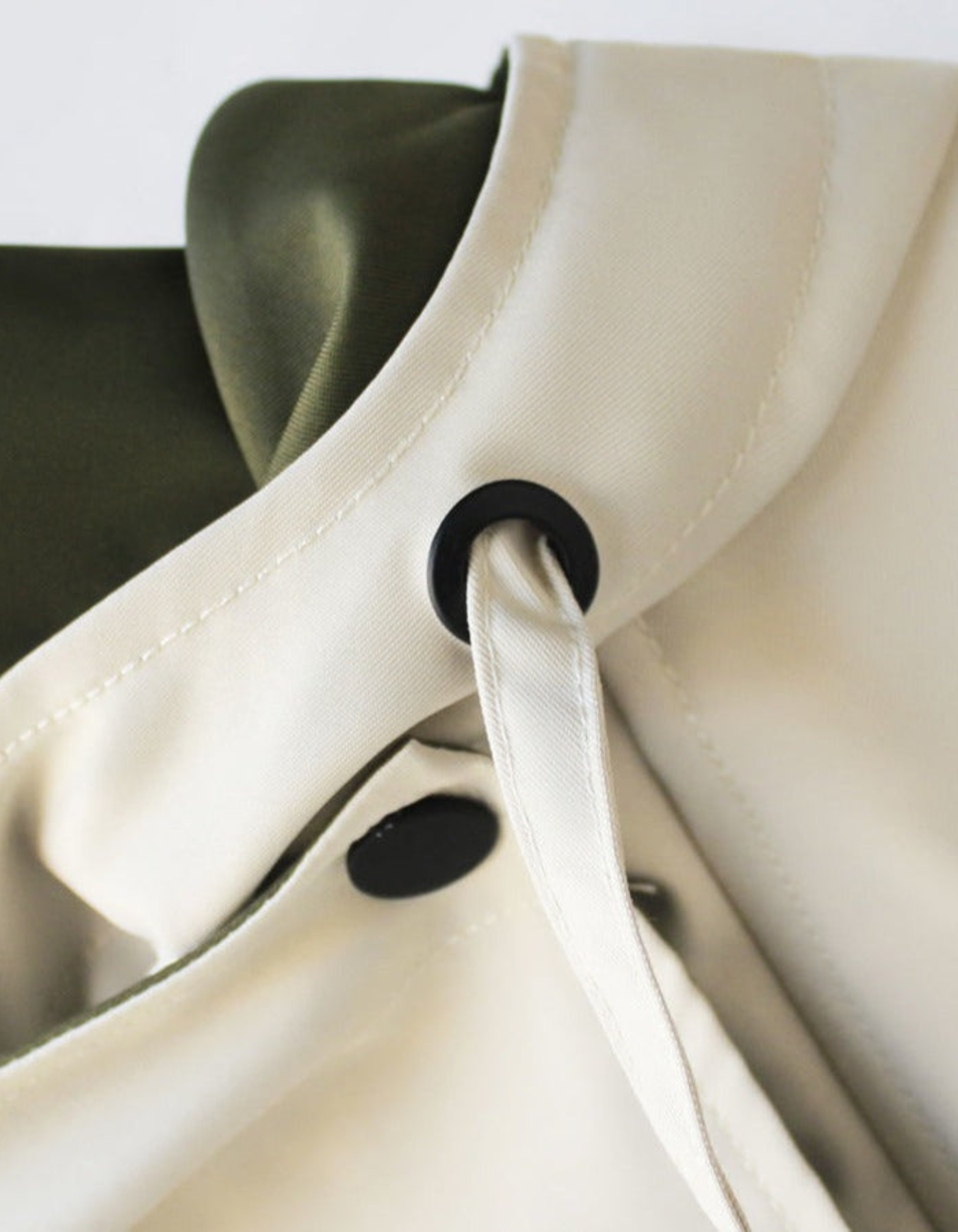 Melissa – Kontrast kolorów – Oversize’owa kurtka