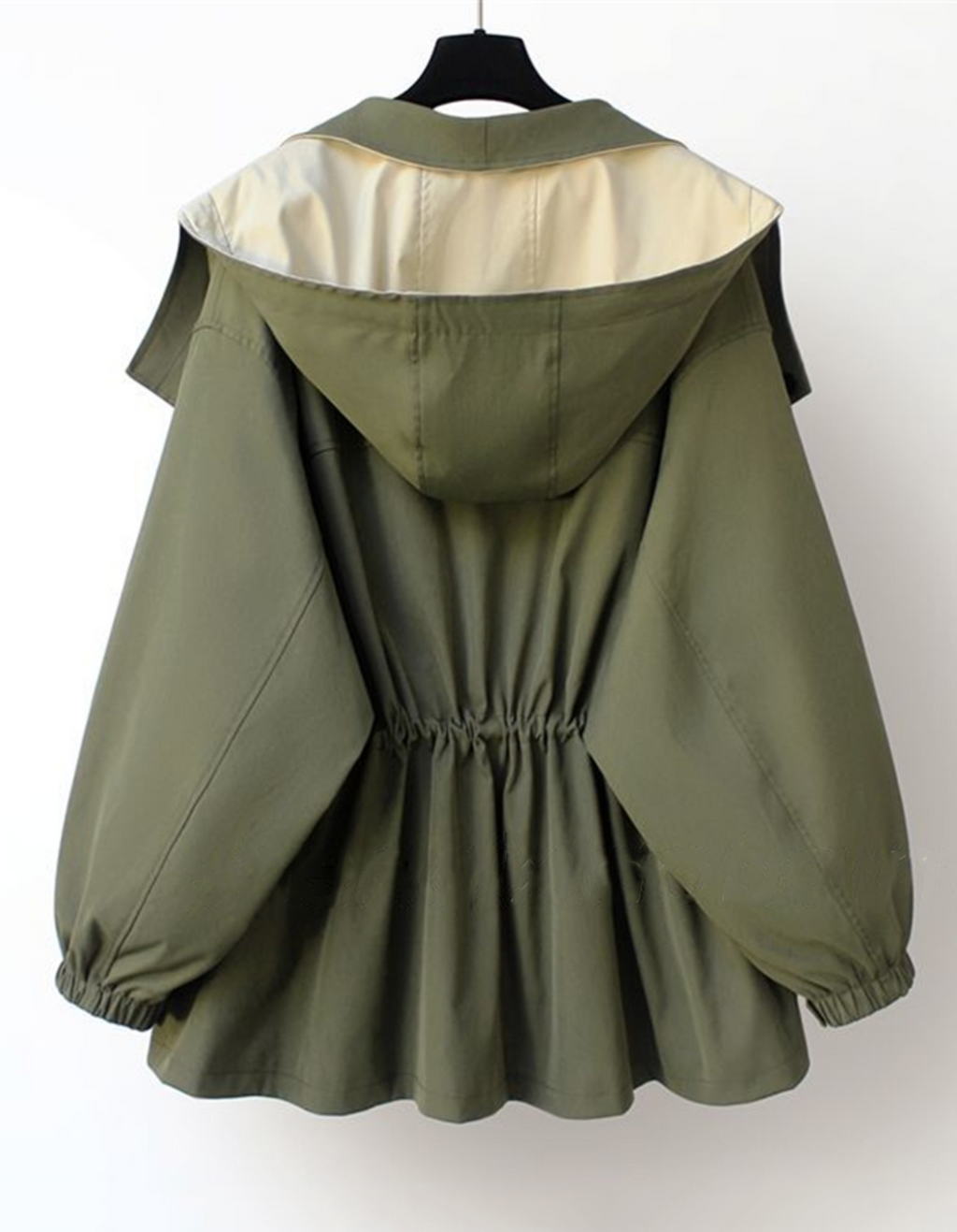 Melissa – Kontrast kolorów – Oversize’owa kurtka