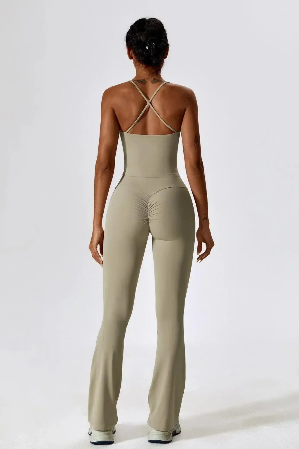 Nicolina – Kwadratowy dekolt – Zestaw top i rozkloszowane legginsy