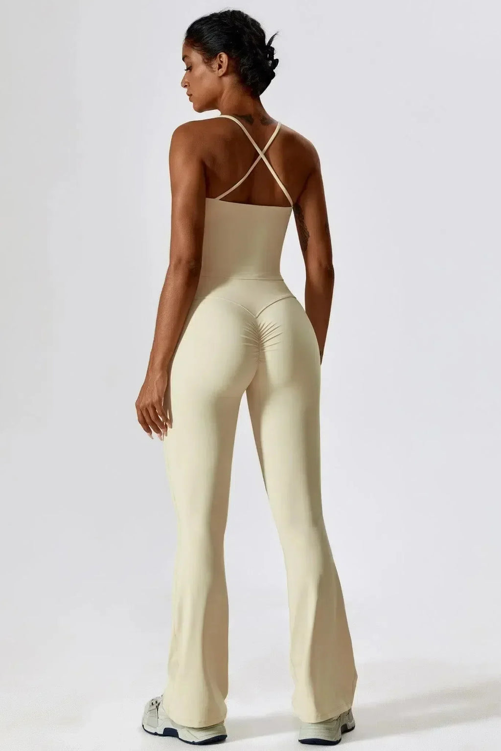 Nicolina – Kwadratowy dekolt – Zestaw top i rozkloszowane legginsy