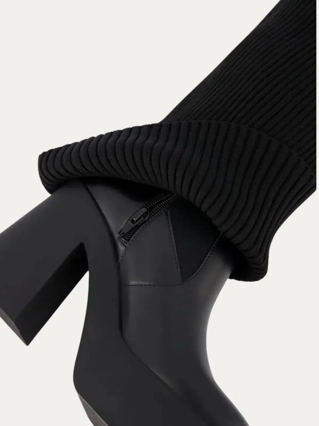 Raffaella – Gruba podeszwa – Odważne kozaki na platformie