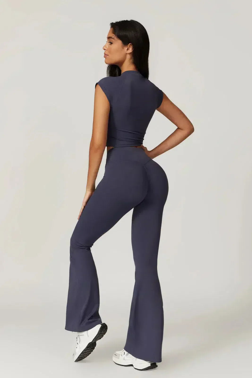 Regina – Krótki top – Zestaw top i legginsy