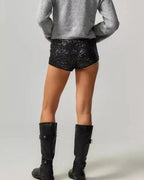 Selora – Cekinowe detale – Aksamitne krótkie spodenki
