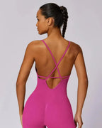 Solara – Dekolt V – Nowoczesny kombinezon sportowy