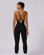 Solara – Dekolt V – Nowoczesny kombinezon sportowy