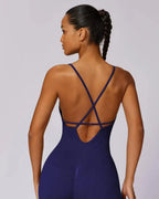 Solara – Dekolt V – Nowoczesny kombinezon sportowy